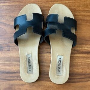 Steve Madden Black and Tan Slide Sandals